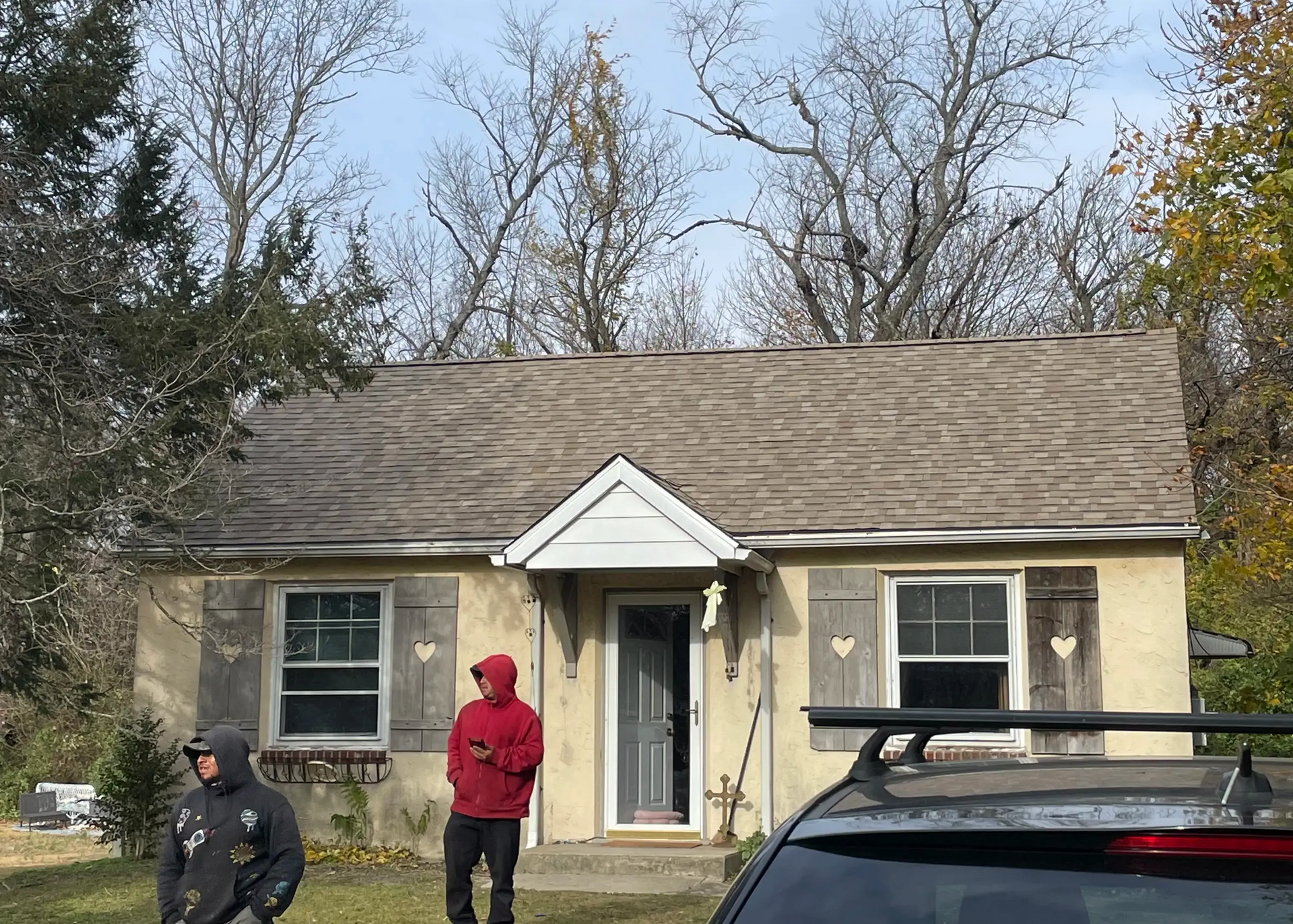 Cape Cod home with new roof after